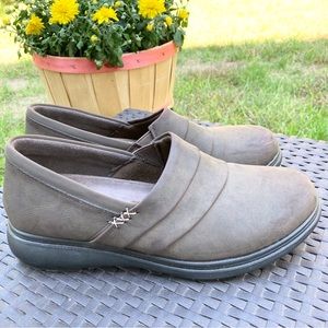Easy Street brown casual slipon everyday shoe, size 9